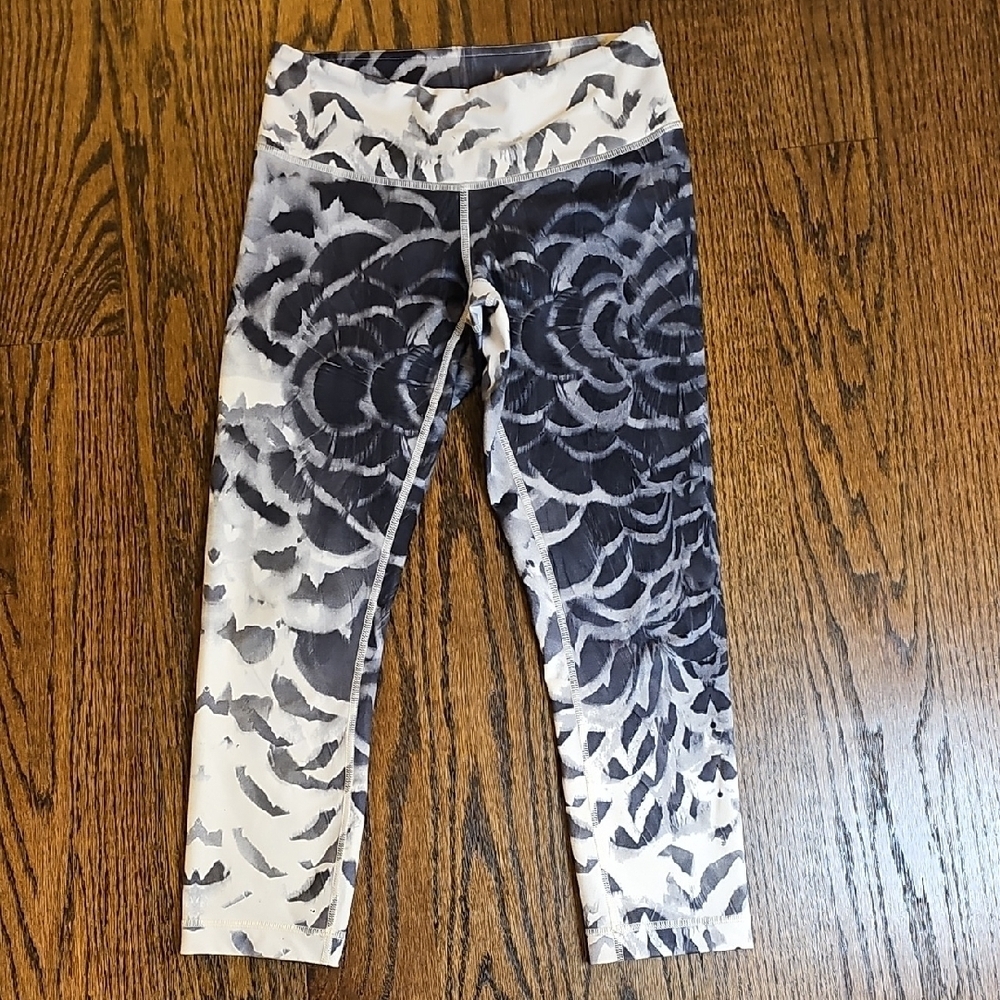 Lululemon Wunder Under Crop leggings - Picture 3 of 9